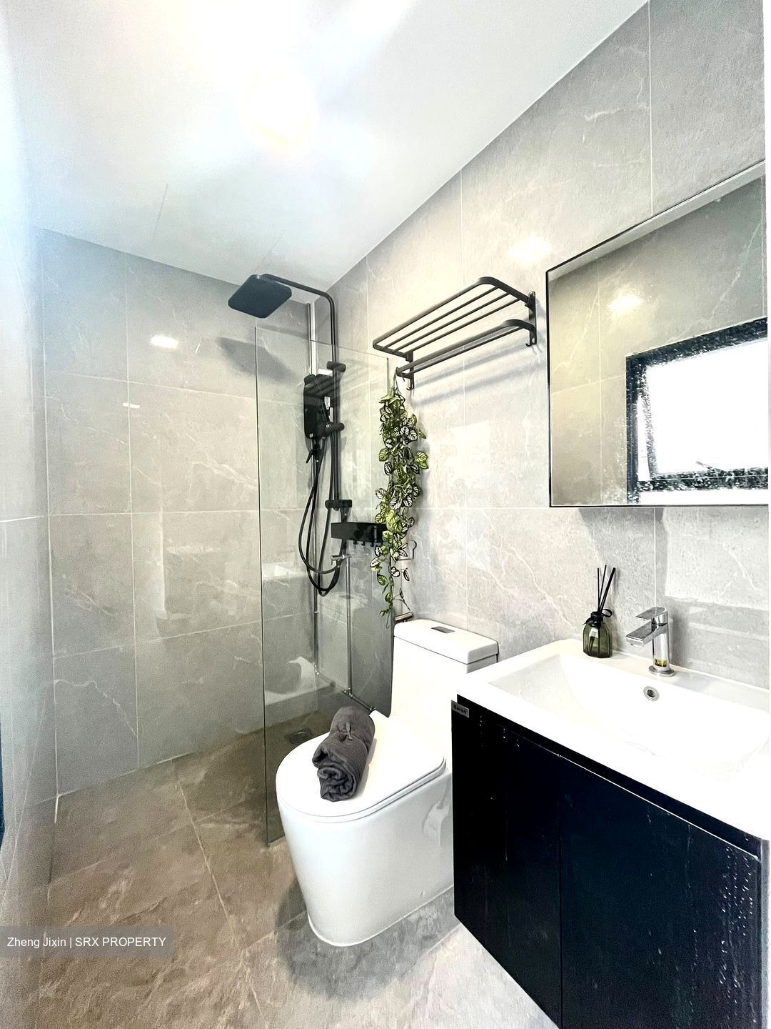 Flanders Square (D8), Apartment #597044361